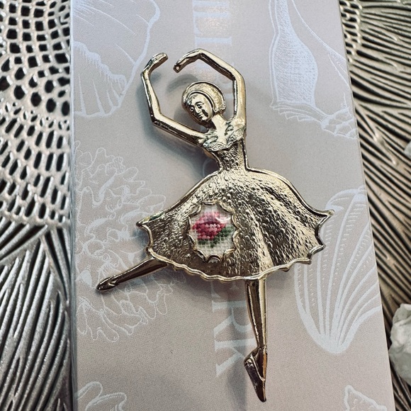 Lot of vintage pierced earrings and pins - Picture 9 of 12